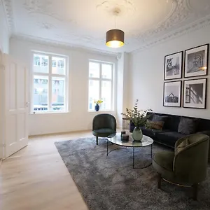 https://absolute-deluxe-apartment-on-kongens-nytorv.copenhagenhotelselect.com