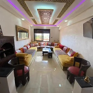Apartment Charmant Logement Avec Parking Residenciel Sans Piscine, Marrakesh